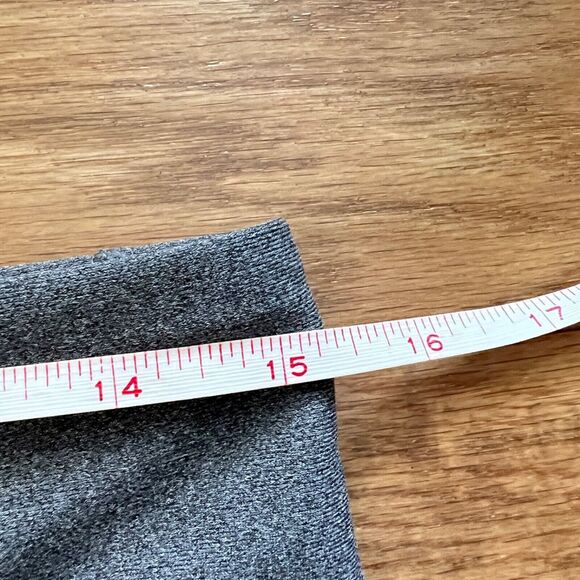 Under Armour Leggings Size L Gray/Black HeatGear Mesh Compression Cropped - Picture 5 of 7